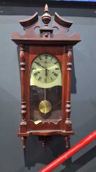 WALL CLOCK