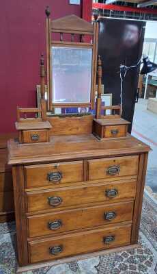 Dressing Chest