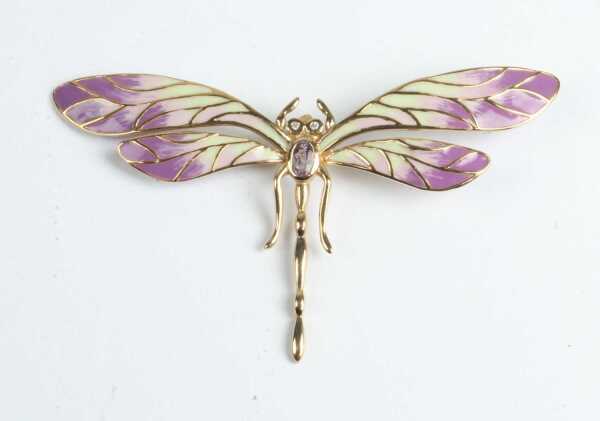 GOLD BROOCH