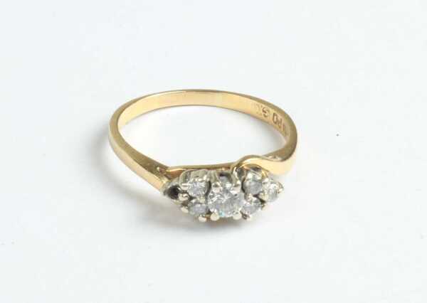 DIAMOND RING