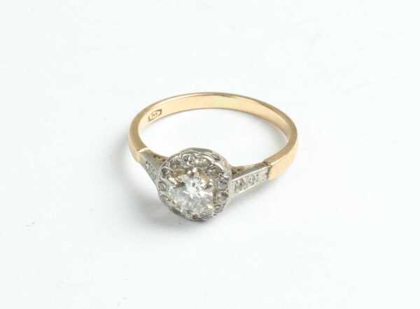 DIAMOND RING