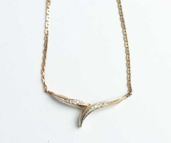 GOLD NECKLACE