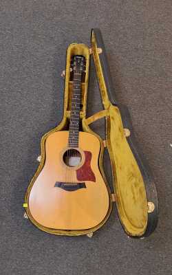 1187 · TAYLOR GUITAR
