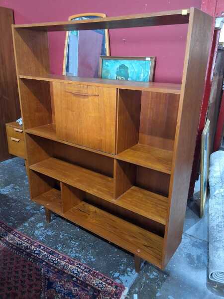 WALL UNIT