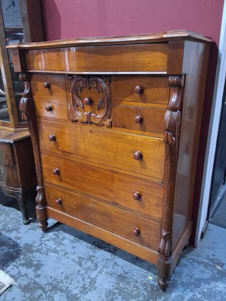 CHEST OF DRAWERS