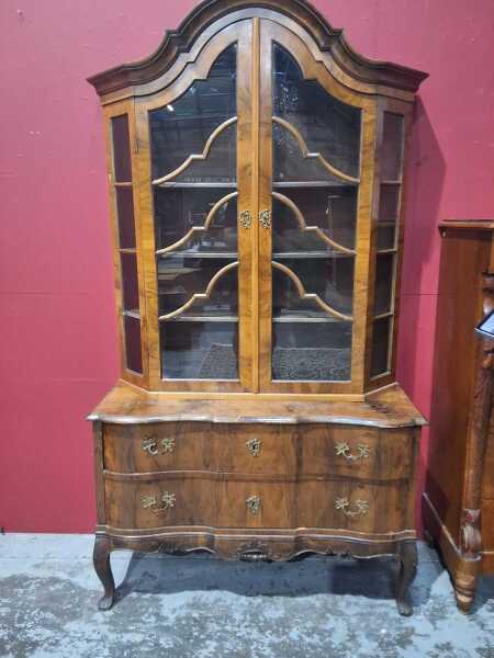 DISPLAY CABINET