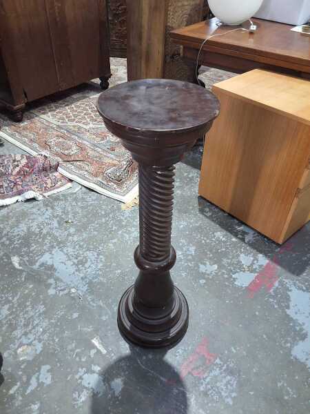 PEDESTAL