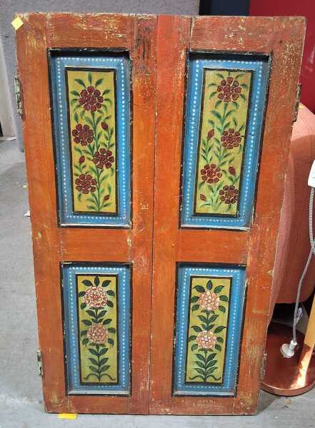 WALL DECOR