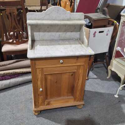 108 · WASHSTAND