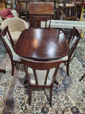 135 · DINING SUITE