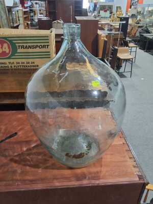 241 · DEMIJOHN