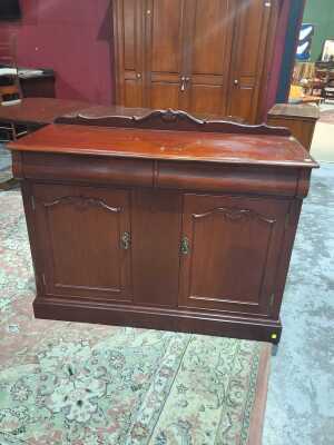 Chiffonier