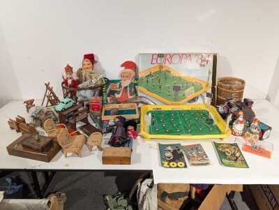 315 · TOY LOT