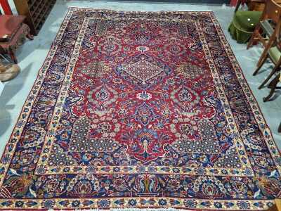 399 · PERSIAN FLOOR RUG