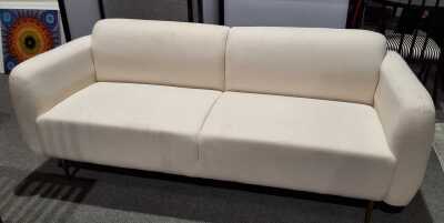429 · MODERN LOUNGE