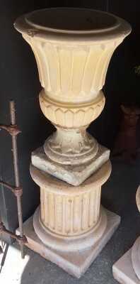 459 · URN ON PEDESTAL