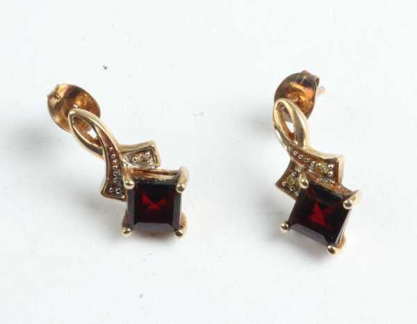 GOLD EARRINGS