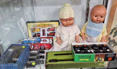 Toys & Collectables