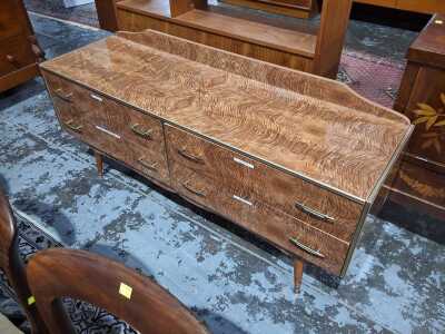 19 · CHEST OF DRAWERS