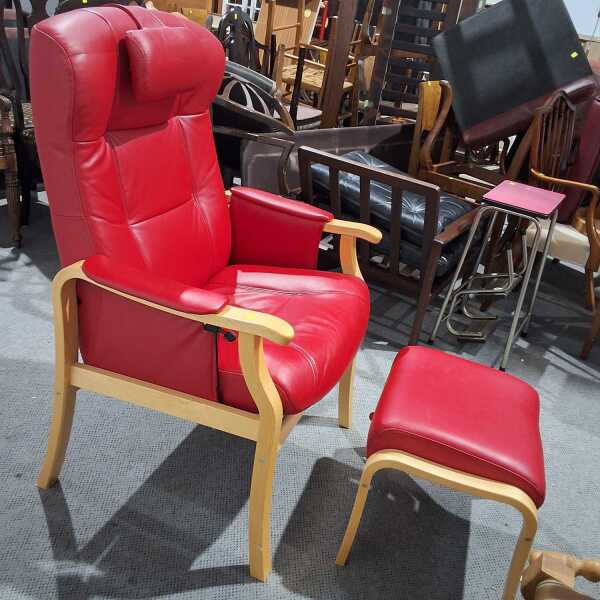 RECLINER AND STOOL
