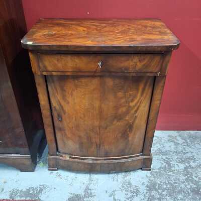 Poer Cabinet