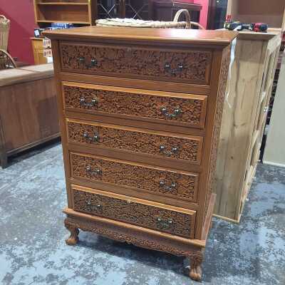 105 · CHEST OF DRAWERS