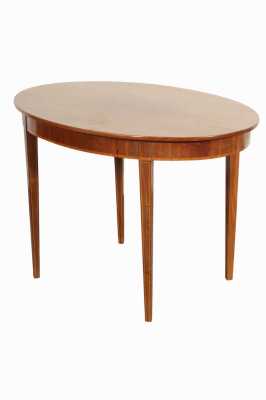 152 · PARLOR TABLE