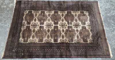 178 · PERSIAN RUG