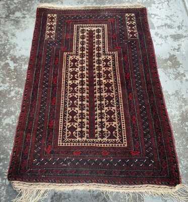 204 · PRAYER RUG