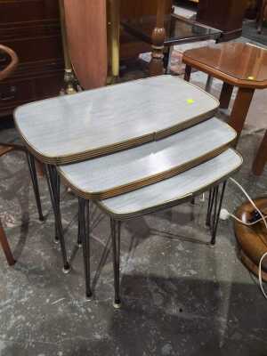 223 · NESTING TABLES