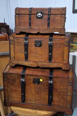 373 · SARATOGA TRUNKS