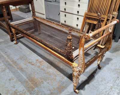 420 · CAST IRON DAY BEDS
