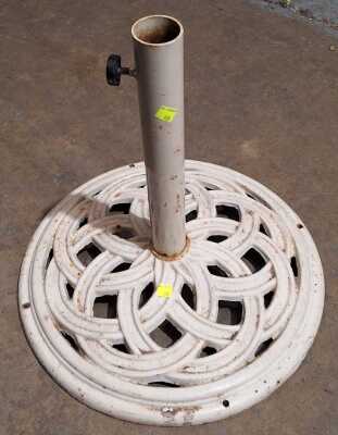 507 · UMBRELLA BASE