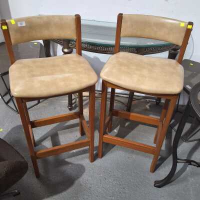 531 · BARSTOOLS