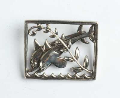 1037 · SILVER BROOCH