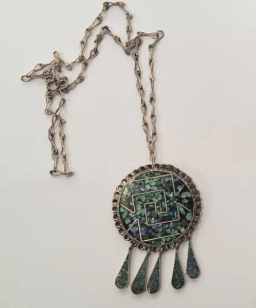 SILVER NECKLACE