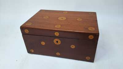 1173 · SEWING BOX