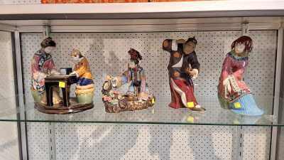 Figurines