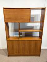 ROOM DIVIDER - 4