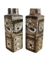 PAIR OF VASES - 2