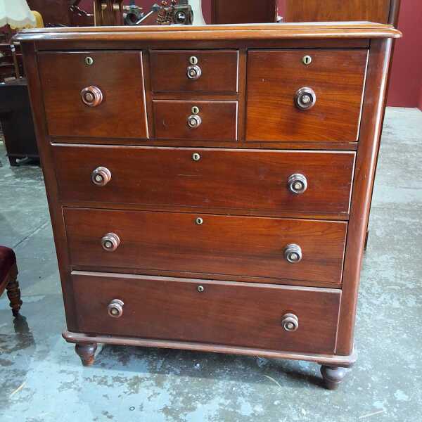 CHEST OF DRAWERS