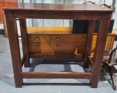 Bar Bench