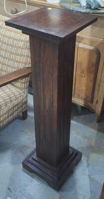 Pedestal Stand