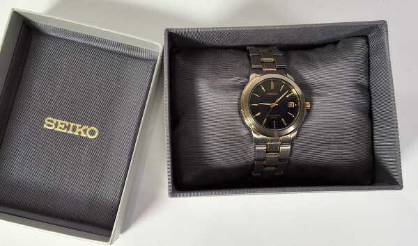 WRISTWATCH