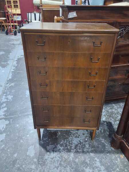 CHEST OF DRAWERS