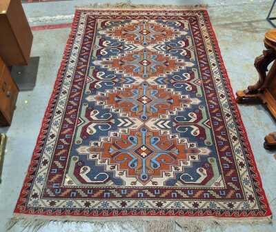 FLOOR RUG