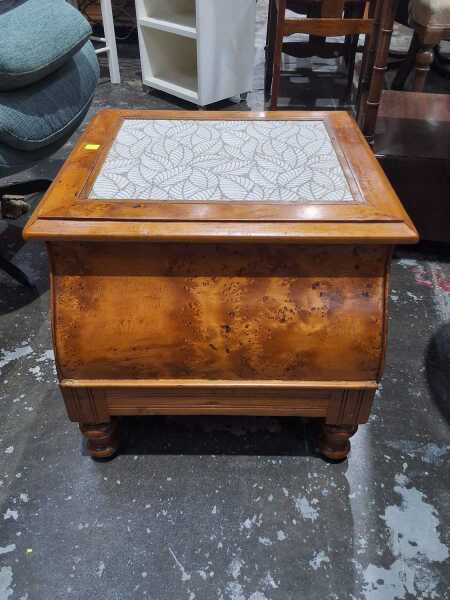 COMMODE