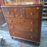 CHEST OF DRAWERS