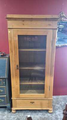 Display Cabinet