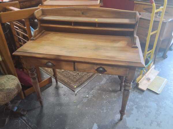 DESK
